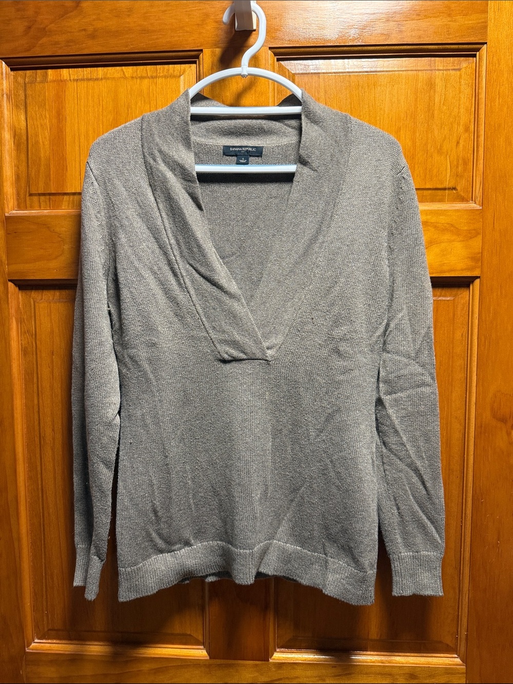 Banana Republic Taupe Gray V-Neck Lightweight Sweater